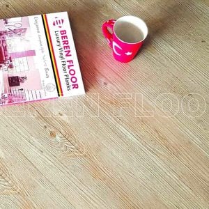 5 MANFAAT GUNAKAN LANTAI VINYL